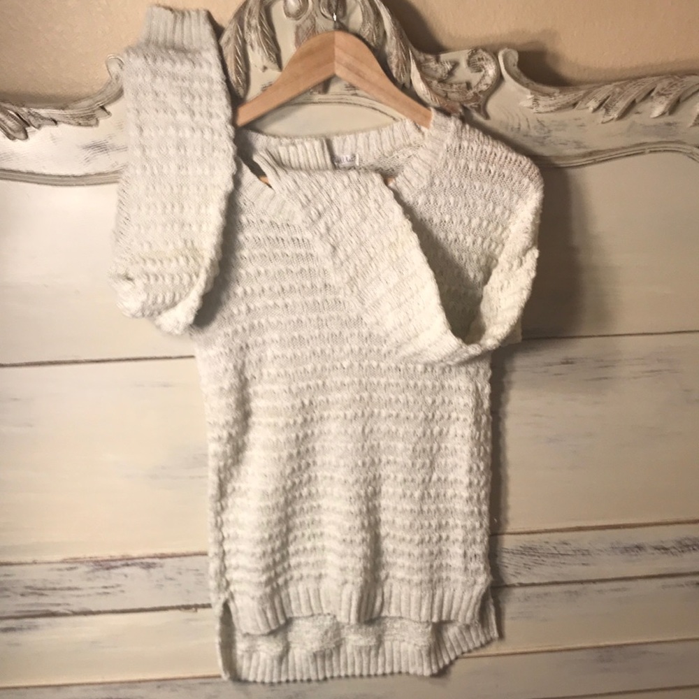 Ivory Sweater - Picture 3 of 4